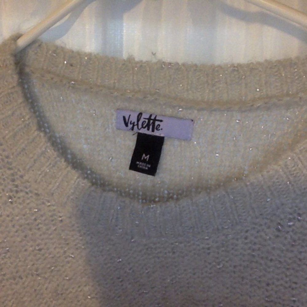 NWOT Vylette Gray Metallic Thread Pullover Sweater Size M
